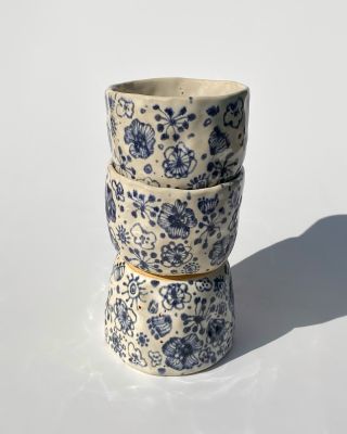 Kalíšek cibuláček🌸 Najdete ho na eshopu poslední týden v září. Pec byla úspěšně naložena tak snad dobře dopadooou....